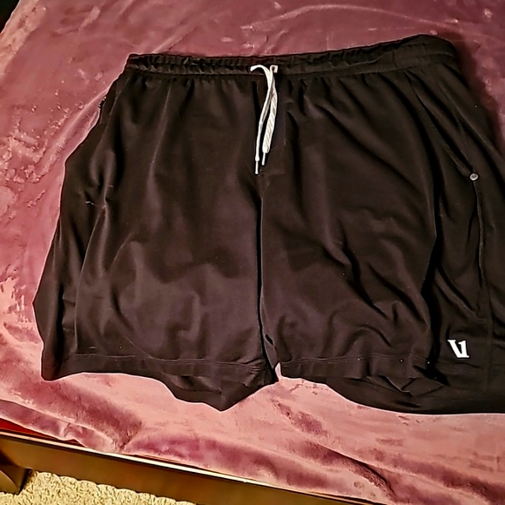 Vuori Ponto shorts XL Black 7.5 inch inseam